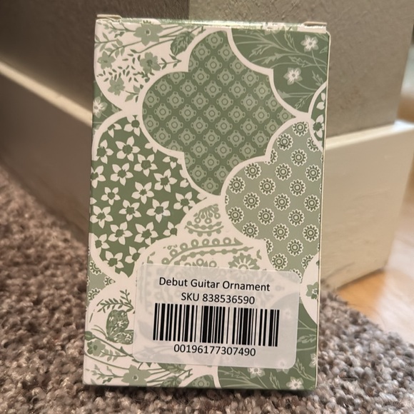 NEW IN BOX | Taylor Swift | Debut Guitar Ornament - Picture 2 of 2